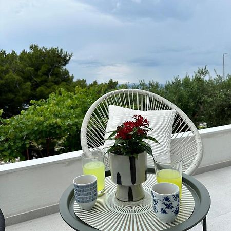 Olive View Apartment Brela Extérieur photo