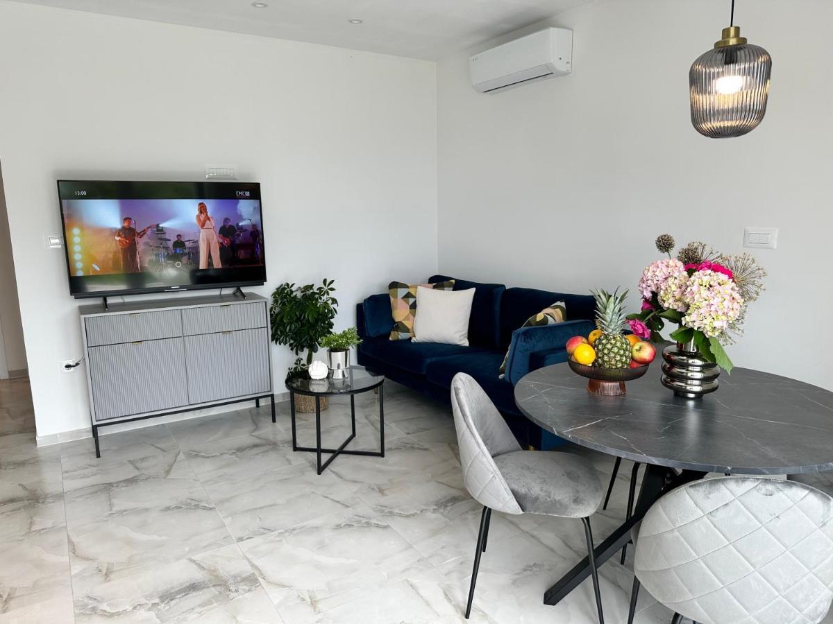 Olive View Apartment Brela Extérieur photo