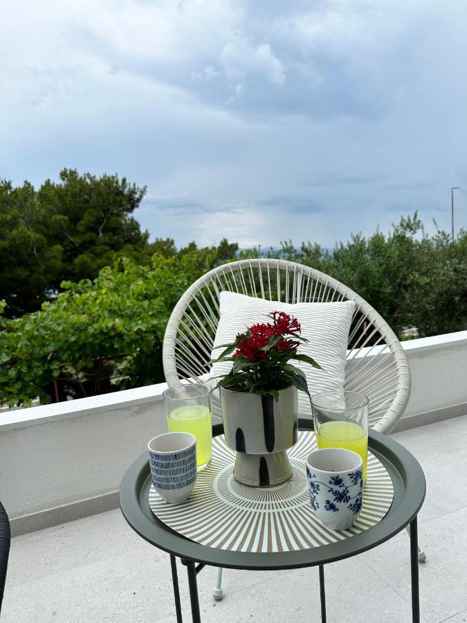 Olive View Apartment Brela Extérieur photo